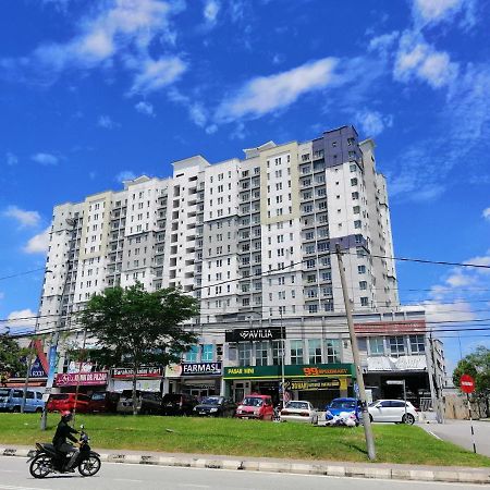 Tropika Homestay Bangi With 3 Bedrooms Kajang Exteriér fotografie